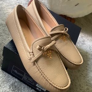 Prada Loafer leather shoes size 38.